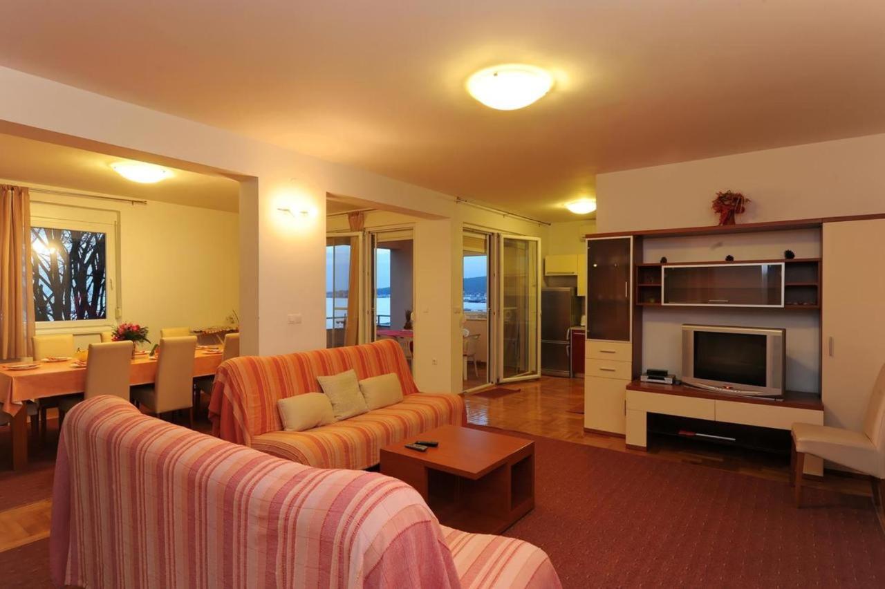 Villa Fontana 2 Sukošan Buitenkant foto