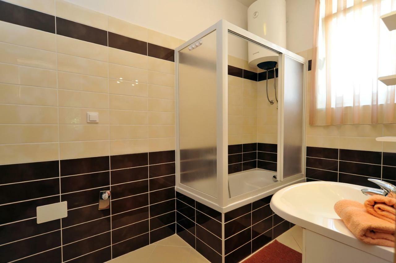 Villa Fontana 2 Sukošan Buitenkant foto